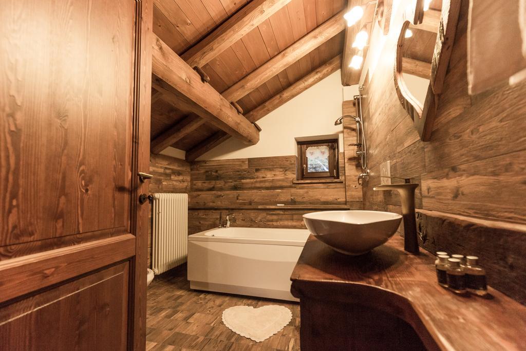Отель Le Petit Coeur Fontainemore Экстерьер фото