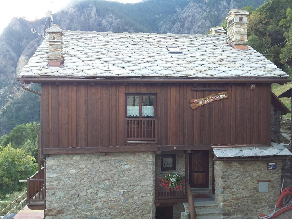 Отель Le Petit Coeur Fontainemore Экстерьер фото