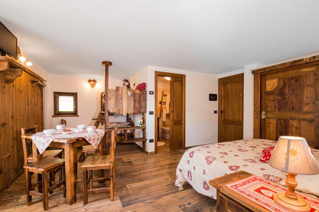 Отель Le Petit Coeur Fontainemore Экстерьер фото
