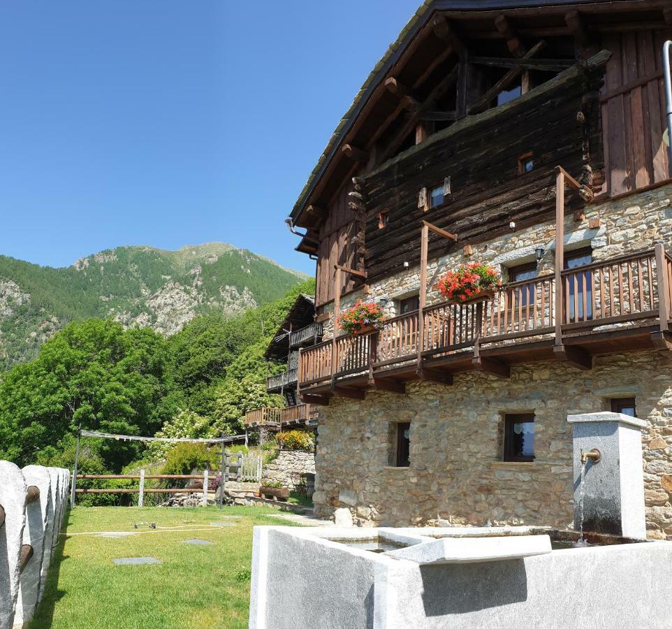 Отель Le Petit Coeur Fontainemore Экстерьер фото